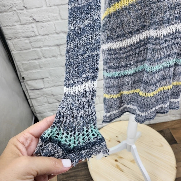 Free People Life's A Beach Open Knit Split Back Long Sleeve Top Sz Small - Picture 9 of 15